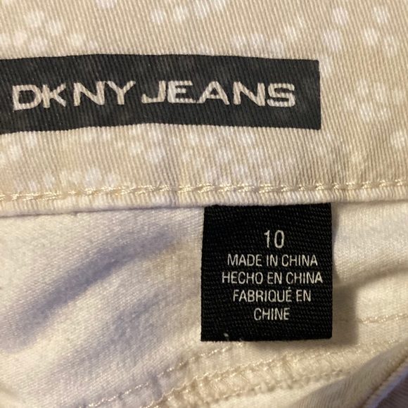 DJNY Jeggings. Size 10, 25” Inseam - Picture 3 of 4
